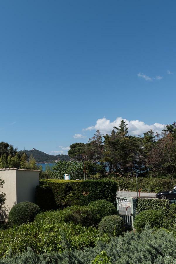 Ferienwohnung „La Cigalerie“ Saint-Raphaël エクステリア 写真